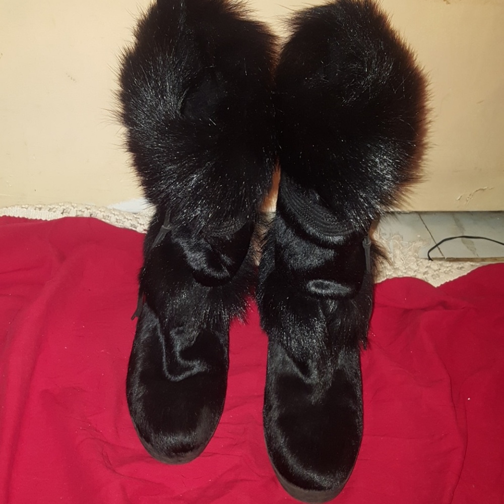 Tenica Black Fur Boots Brand New